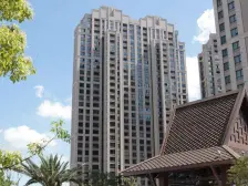 品尊二期,两梯两户,刷卡到户,房龄2013年,