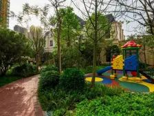 繁华中的别墅 带花园 带地下室 使用率高