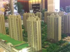 第三大街 高楼层采光充足 房龄新 临地铁 车位充足 带电梯