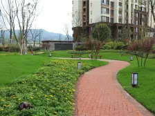 城际列车站旁,三环路口,小区旁有6大公园