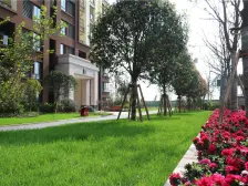 端户三房,城际列车站旁,三环路口,小区旁有6大公园