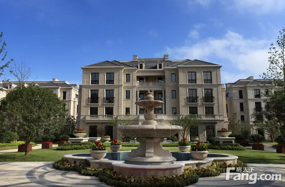 长峙岛绿城小镇,风景宜人,环境优美.