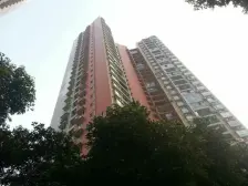 此房是商品房小区,户型方正出行方便,客厅带阳台