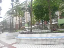 歇马广场旁电梯精装修三居室 业主急售