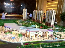 小区人车分流,绿化高,老人小孩居住安全,舒适。