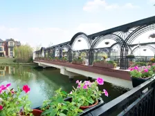 这是4房叠加 有地下室 送车位 诚意出售 业主置换