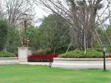 国贸品质梦时代商圈地铁一二号站口送车位