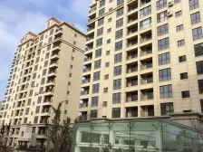 封闭小区,电梯洋房,宽敞客厅开间,三室精装修