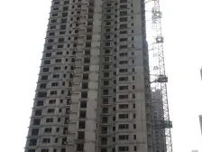 易大天地精装房正规户型,可以按揭。小区环境优美.