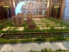 满2年,四房两卫,全新毛坯,轻轨,中间位置,天铂!