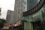 周边配套：三湘商业广场沿街商铺