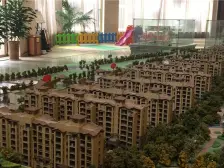 二楼不潮湿,带露台和地下室,业主诚心出售