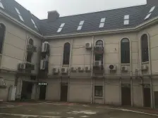 精装修复式,卜限购,实用面积170,4室2厅!