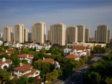 边套户型 自住屋框保养好 2 个产权车位 诚意出售