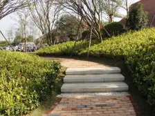 五象东精装4+1房,没有住过,邕江边上