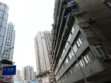 杨家坪 商圈小户型 楼梯房,出行方便,配套齐全