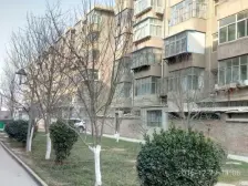 厂前小区此房朝向南视野开阔采光充足交通便利出行方便