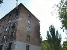 房子是4楼,楼层好,采光好,视野宽阔,交通购物方便