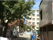 青11街坊 钢三35 步梯4楼 诚心出售 价钱可议