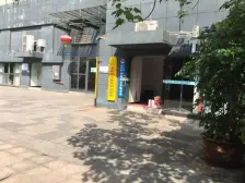 此房正规三房业主诚心出售看房方便!