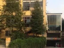 业主诚心出售 带入户大三室 配套齐全 出行方便