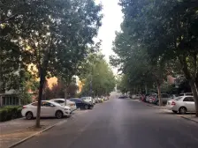 四区别墅区 院内很安静 精装装修 拎包住 诚意出售