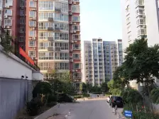 卧龙花园多层洋房新上好房!已改两卫地暖,精装修两室