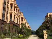 深圳一步之隔霖峰壹山境97平米 精装三房 户型格局好