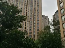 买一层送一层,小区中心位置,诚意出售