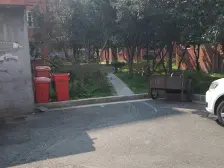 一楼带院子+采光好+户型方正+配置齐全+近地铁