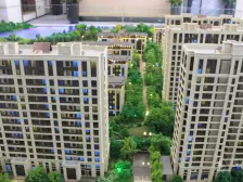 精装修四房 四开间朝南 户型方正 诚心出售