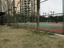 交通方便,配套齐全,离轻轨站近