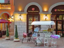 洋房社区,前后带花园,一二楼带地下室,业主诚心出售