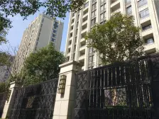 边套户型 自住屋框保养好 2 个产权车位 诚意出售