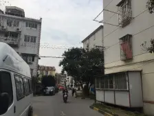 满五 朝南一门关 一梯四户 中间楼层 业主诚意出售