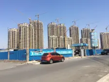 小高层清水房,业主诚心出售,客厅大,落地窗