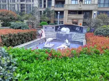 熊儿河旁 精装大三房 带进入户花园 店长强烈推荐