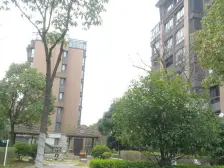 高品质小区 安静位置 带大院子 地下室挑空