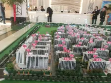 花园路旁电梯洋房精装修。