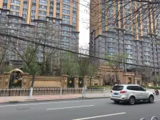 万达公馆4室2厅 光线充足 整洁干净 南北通透 一梯两户