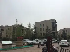 叠拼结构,上下两层,带花园,可自行设计利用。