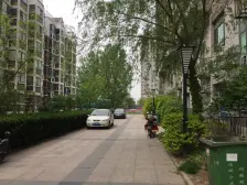 大润发 地铁口 电梯洋房 采光好