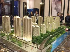 拉菲公馆好户型经典三室毛坯两卫中间楼层