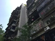 牛王阁 人民花园 电梯 三房出售