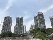 瀚湖一室一厅出售,朝小区中庭,户型方正。