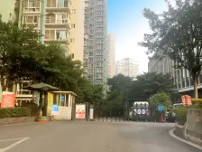 此房是大四房加保姆房,近轻轨,朝南,配套齐全