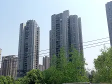 朝小区中庭一楼 环境好出行便利