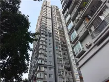 出行便利 楼下就是公交站 近轻轨站 配套齐全 住家舒适