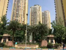 住家精装装修 可拎包入住 、采光好 门口商场 交通