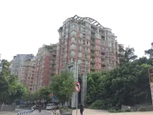 高新旁,小高层,朝南,顶跃带露台。